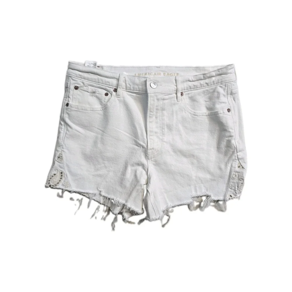 American Eagle Women's White Denim Shorts 6 AE Ex Boyfriend  Short  Stretch Cut